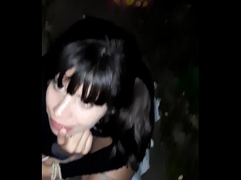 ❤️ Na ulici nabrekli penis v zameno za sladkarije ️ Sex video pri nas